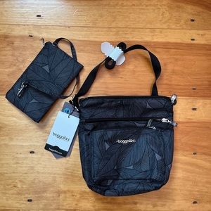 Baggallini Go Bagg with RFID Phone Wristlet BRAND NEW + FREE SHIPPING